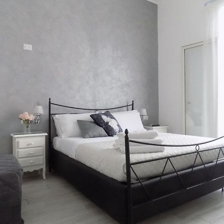 1 Amore Romantica Casa Centrale, Silenziosa Ristrutturata Napoli Bagian luar foto